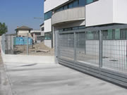 montaggio barriere di sicurezza in capannone industriale a bergamo